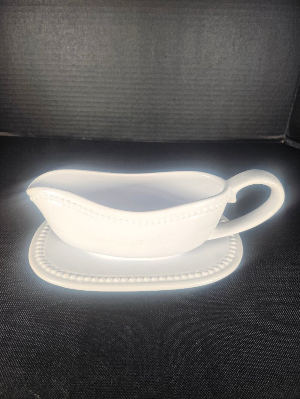 Fireside Earthenware 16 Ounce White Gravy Boat & Saucer Set Beaded Rim Detail